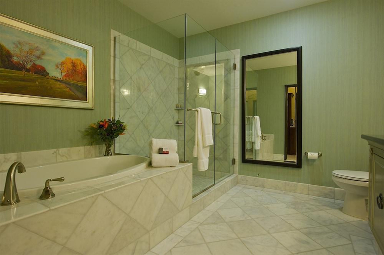 Bathroom 5, Woolley’s Classic Suites, Denver