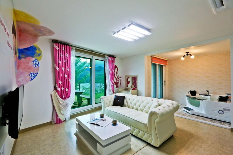 Bedroom 25