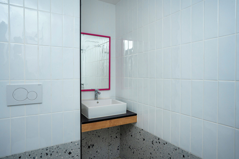 Bathroom 4, ibis Dakar, Dakar