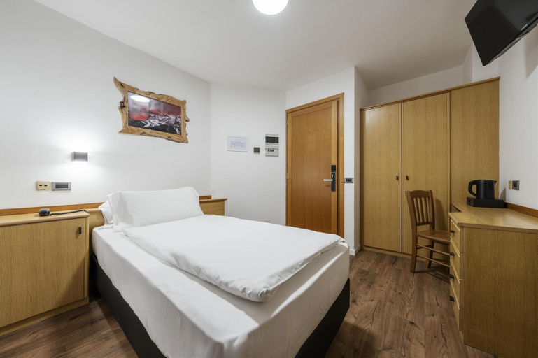 Bedroom 3, Best Western Hotel Nevada, Belluno