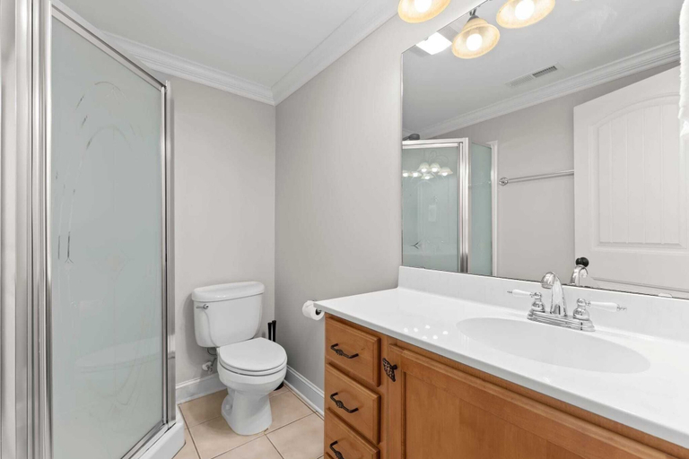 Bathroom 4, Whitetail Cove by Avantstay Lakefront w/ Pool + Private Dock Sleeps 20, Iredell