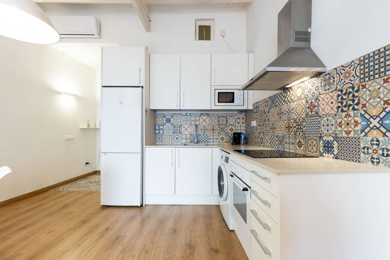 Room 5, Merceria 1 by Unik Tarragona, Tarragona