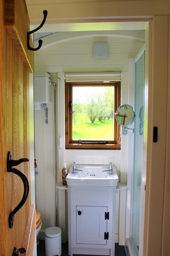 Bathroom 3, Peatlands Retreat, Causeway Coast, Causeway Coast and Glens
