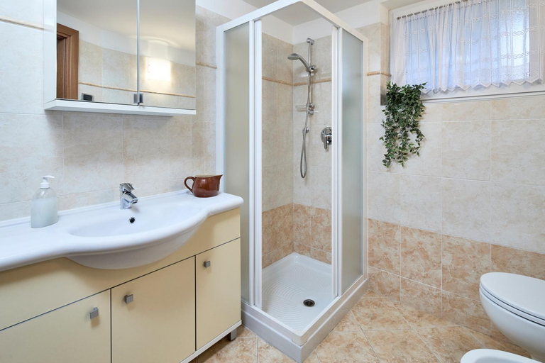 Bathroom, Apartments Bella Villa, Trento