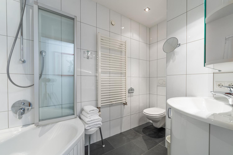Bathroom 2, Hotel Burgwald, Bludenz