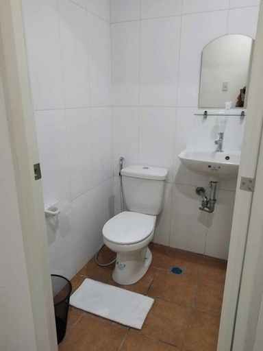 Bathroom 4, Dian SUITES 1, Makati City