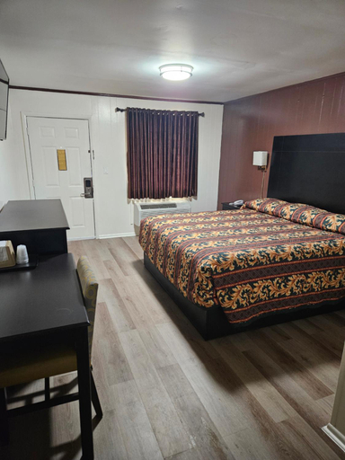 Bedroom 3, Traveler's Inn, Randolph