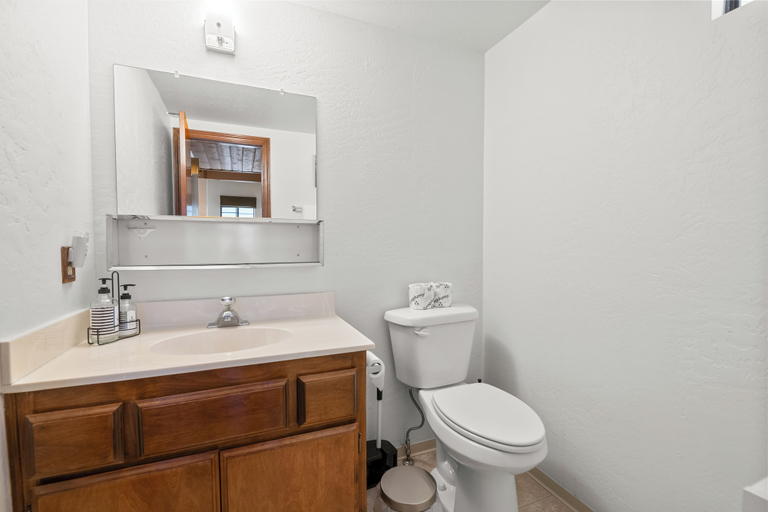 Bathroom 2, Knights Haven, San Bernardino