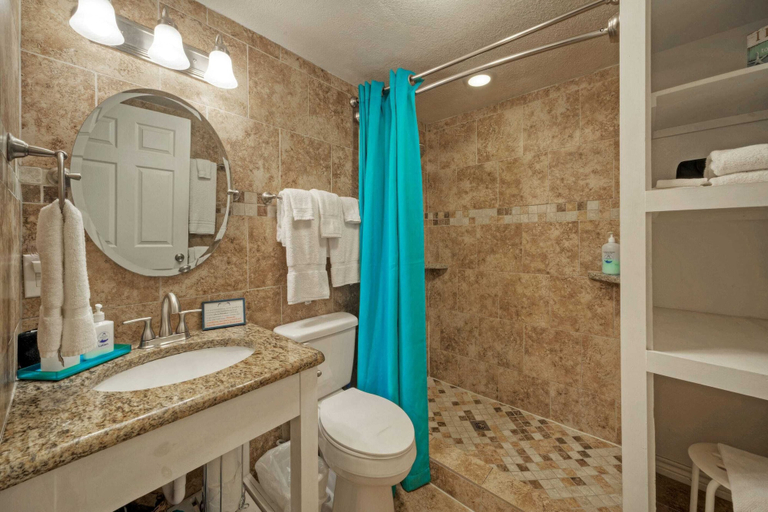 Bathroom, Studio w/ Balcony, Pools & Direct Beach Access Seaside Blessing by Avantstay, Nueces