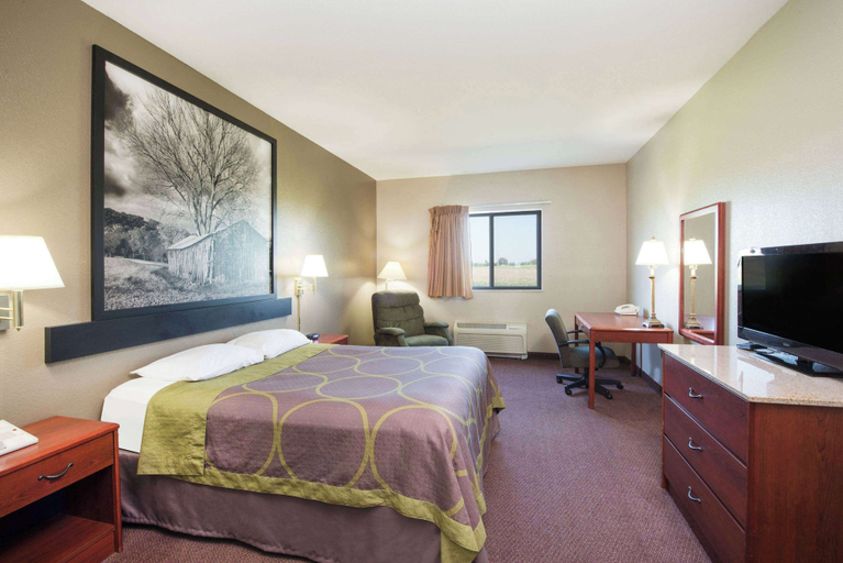 Bedroom 3, Super 8 by Wyndham Iola KS, Allen