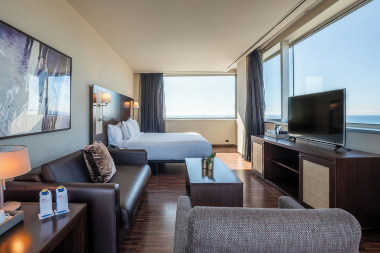 Bedroom 4, Leonardo Royal Hotel Barcelona Forum, Barcelona