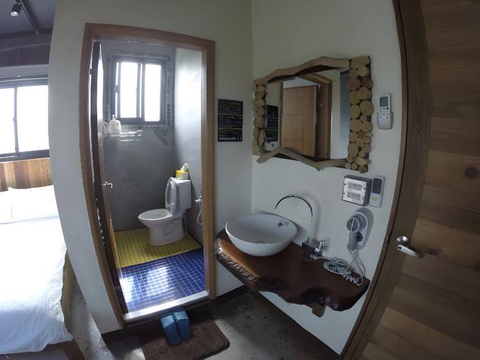Bathroom, Taitung Open Surf Shop and Hostel, Taitung