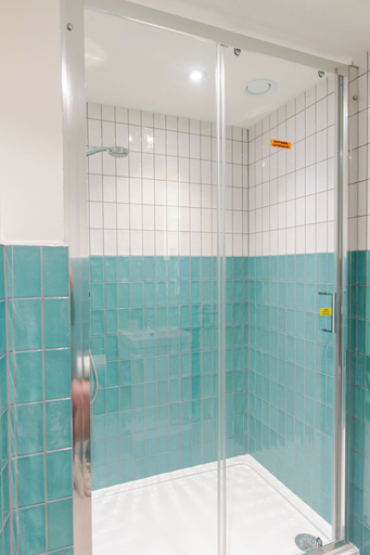 Bathroom 4, Broughton Market Aparthotel, Edinburgh