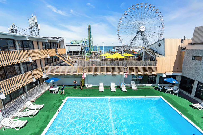 Sport & Beauty 1, Aztec Ocean Resort, Ocean