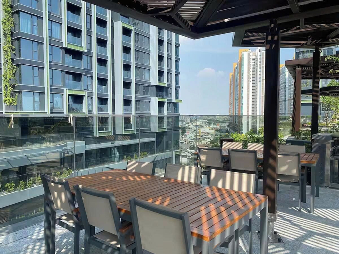 Food & Drinks 5, Luxury Lumiere Riverside Urban Apartment, District 2