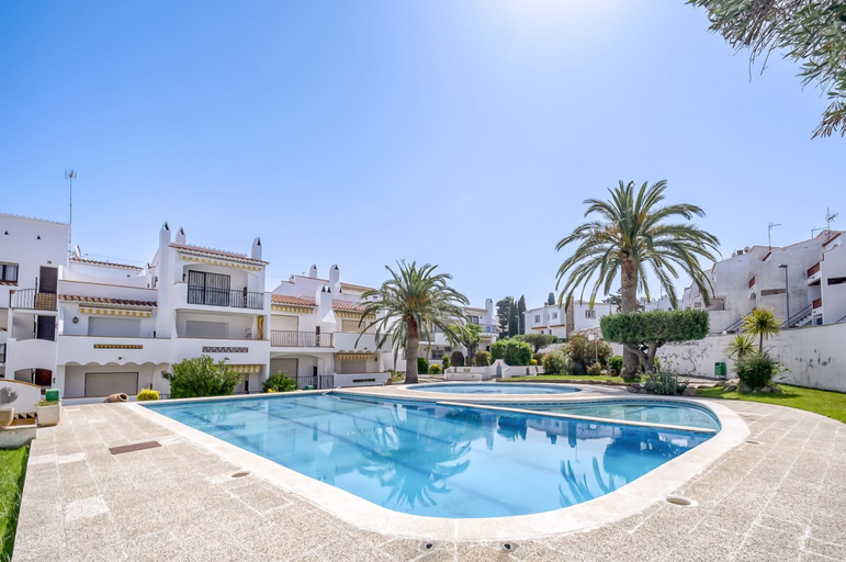 Pool 2, Apartment in Roses by Rocky Beach, Girona