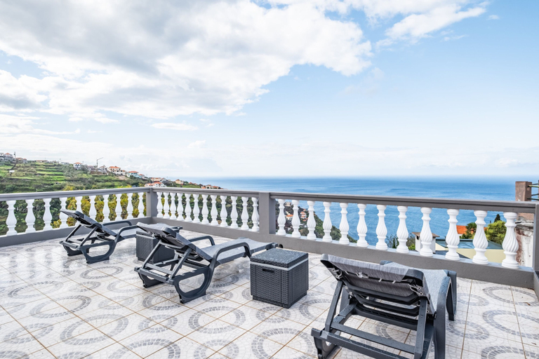 Room 2, Golden Coast B by Homie, Calheta