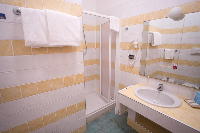 Bathroom, Stella Maris Hotel, Taranto