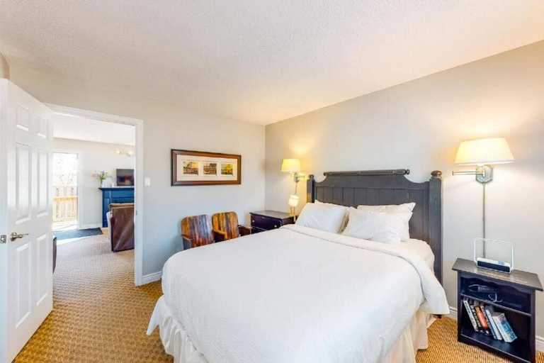 Bedroom 3, Steps to the Hill 1 Bedroom Wifi Crave TV, Grey