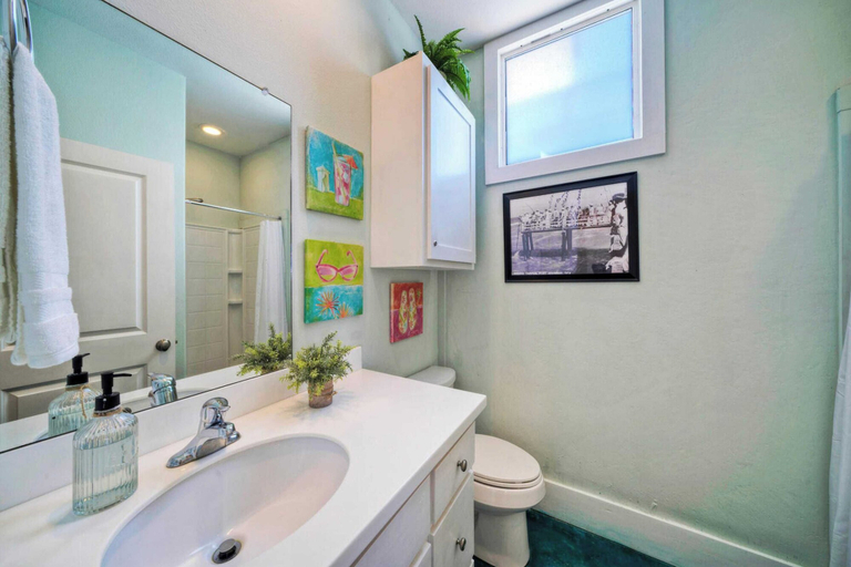 Bathroom 4, Stella Maris by Avantstay Rooftop View + Pool, Nueces