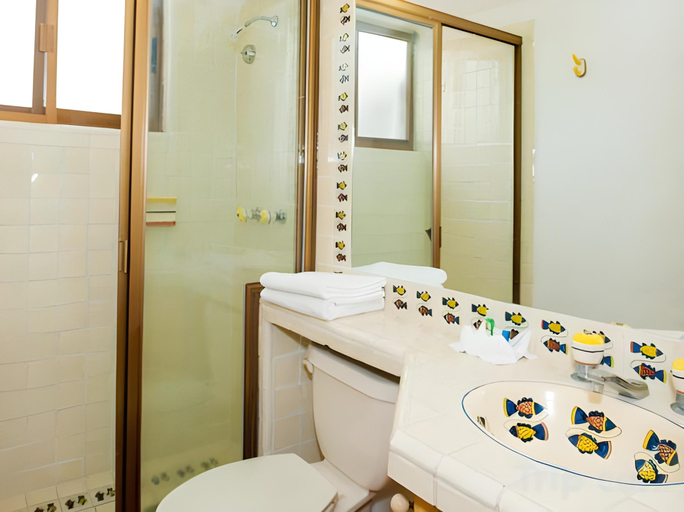 Bathroom 5, Casa Iguana Mismaloya, Puerto Vallarta
