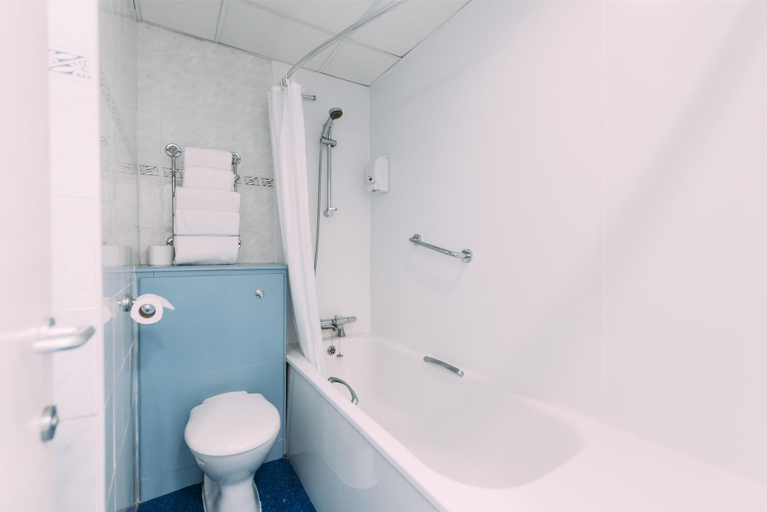 Bathroom 5, Travelodge Belfast Central, Belfast