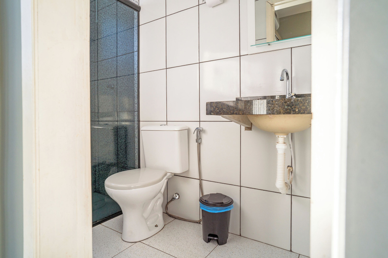 Bathroom, Pinheiro Flat Hotel, Ibiapina