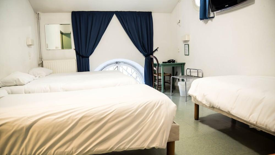Bedroom 3, Hotel du Canal, Aude