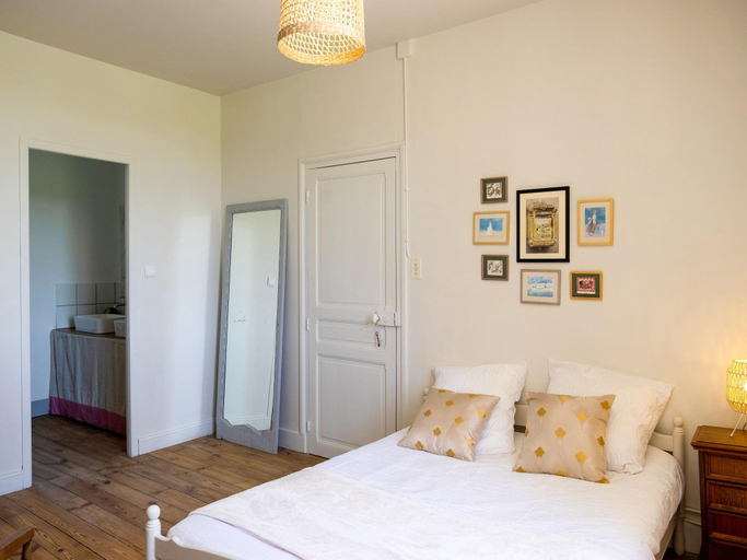 Bedroom 3, Holiday home with pool in Coubjours, Dordogne