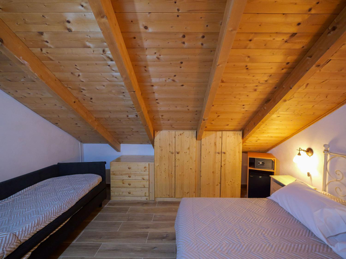 Others 3, Hotel Bamby, L'Aquila