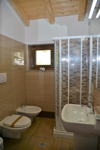 Bathroom 3, Hotel Marianna, Belluno