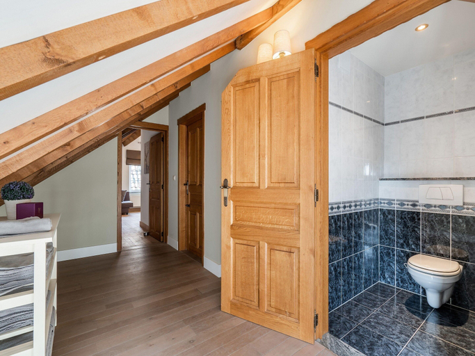 Bathroom 3, Luxury Retreat With Furry Friends, Limburg