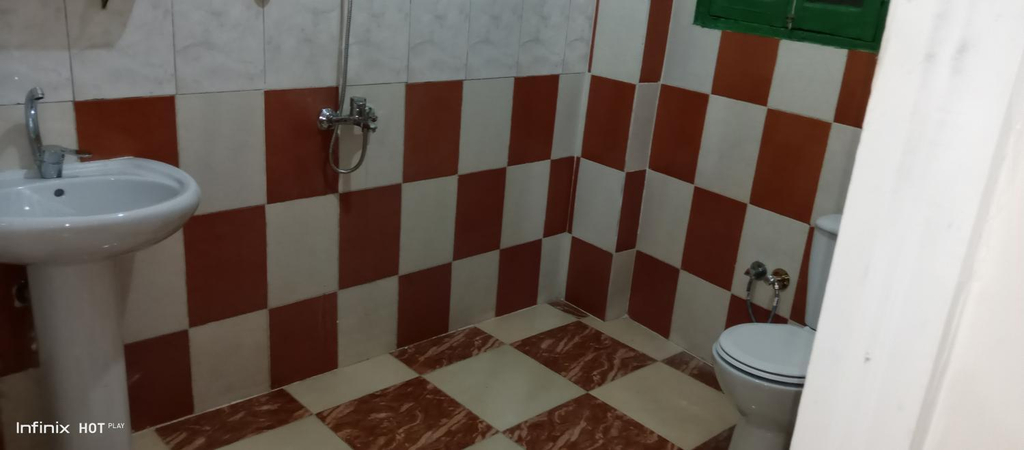 Bathroom, New Palace Hotel, Luxor