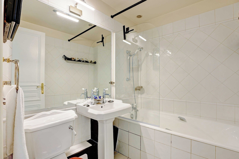 Bathroom 3, Charming Apartment - 4BR -10p- Madeleine, Paris