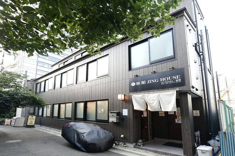 Exterior 1
