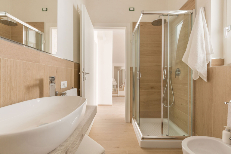 Bathroom 4, Villa Adele, Taranto