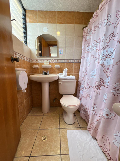 Bathroom, Hostal Baron de Carondelet, Quito