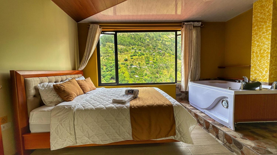 Bedroom, Vista a las 3 Maravillas de Banos, Baños