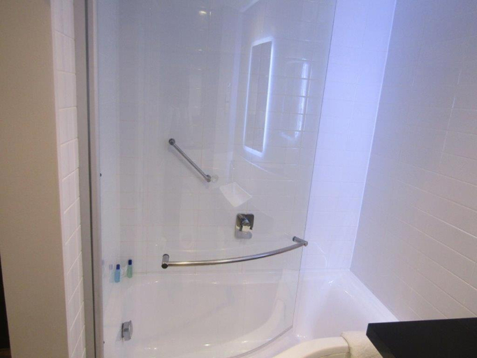 Bathroom 4, Garden Court Kitwe, Kitwe
