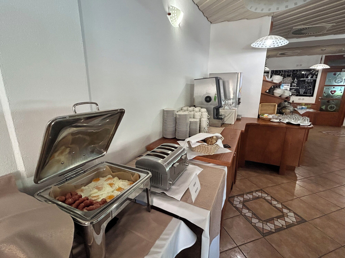 Food & Drinks 4, Bed & Breakfast Reaktiv, Zrece