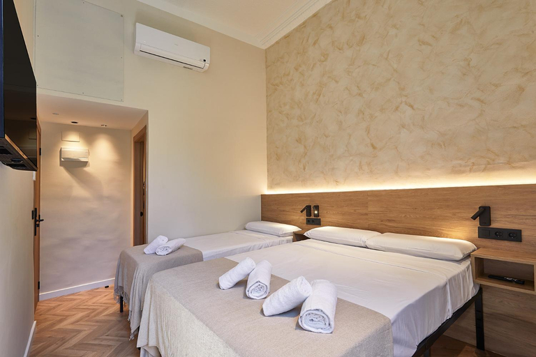 Bedroom 4, Hostal Parisien-NEW, Barcelona