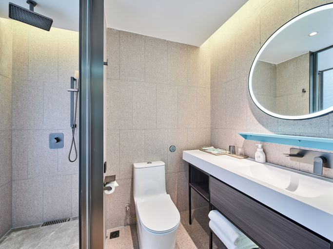 Bathroom, Country Inn & Suites Xi'an Bell Towers, Xi'an