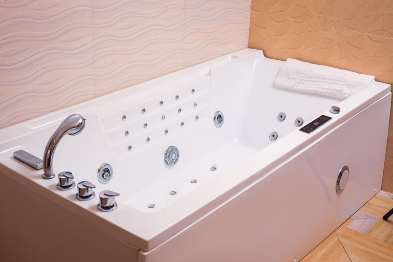 Bathroom, ED & DRE Hotel Ibadan, IbadanNorth