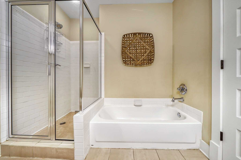Bathroom 4, Red Fish Blue Mountain by Avantstay Private Beach + Gulf View, Walton