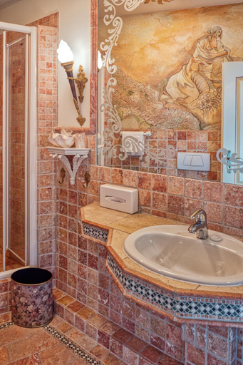 Bathroom 3, Hotel-Restaurant Central am Konigshof, Bergstraße