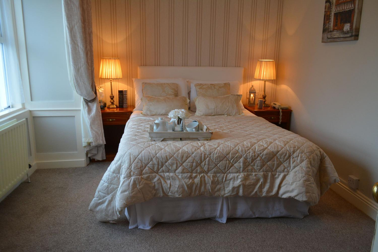 Bedroom 3, Woodfield House Hotel