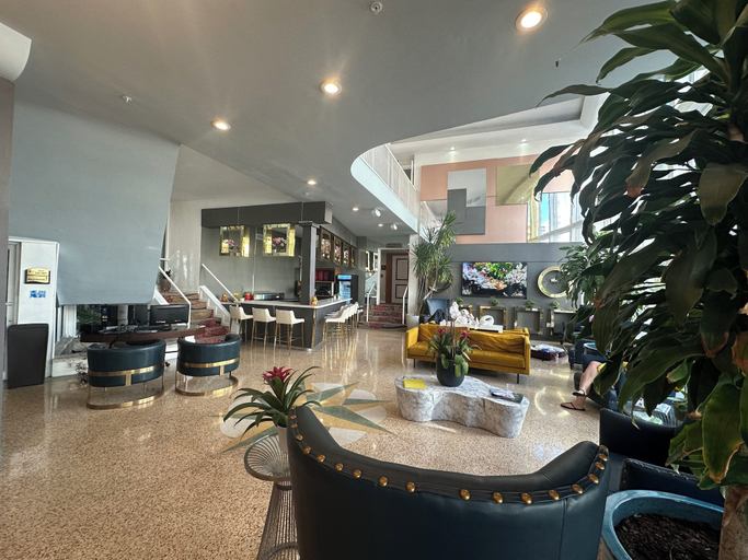 Food & Drinks 1, Maxines Dorset Catalina Hotel, Miami-Dade