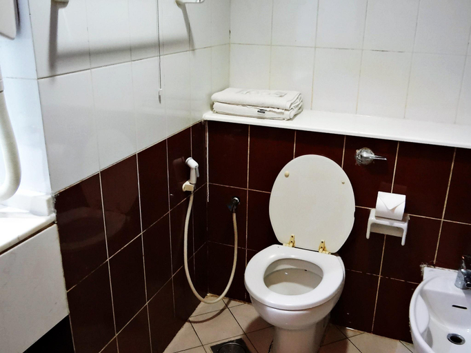 Bathroom 3, Al Zahabiya Hotel Apartments, Dubai