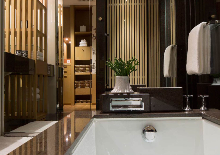 Bathroom 5, Grand Hyatt Chengdu, Chengdu