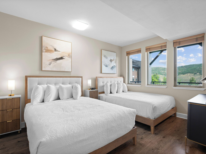 Bedroom 2, Crestview Condominiums by All Seasons Resort Lodging, Summit